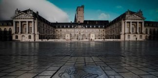 Palais des Ducs et des États de Bourgogne -dijon-thibault-piedallu-unsplash